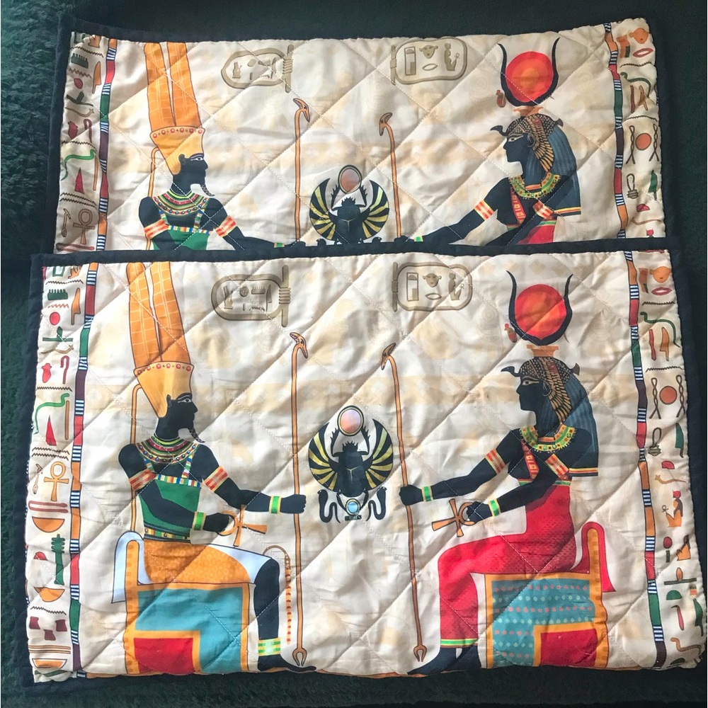 🟦2 Quilted Egyptian Themed Pillow Shams/Pillowcases.